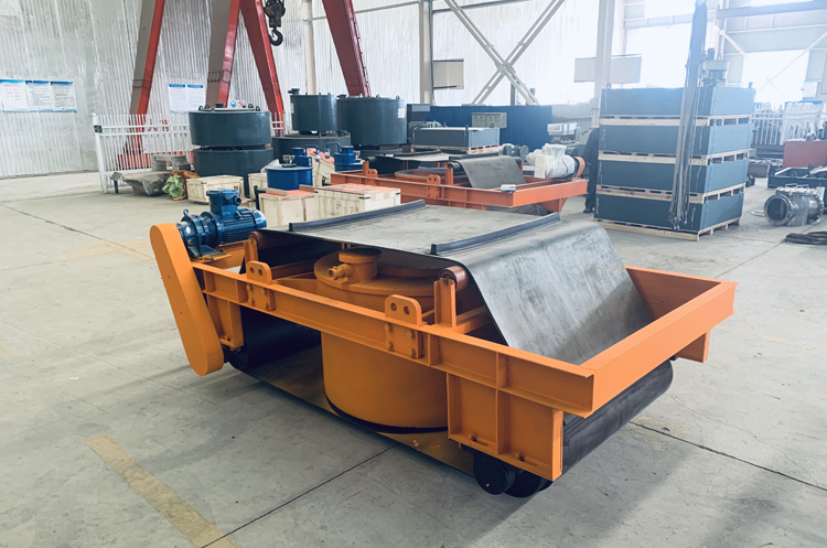 RCDD型自冷自卸型盤式除鐵器三